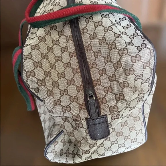 Gucci Beige Canvas Monogram Bag with Green and Red Straps - Picture 4 of 7